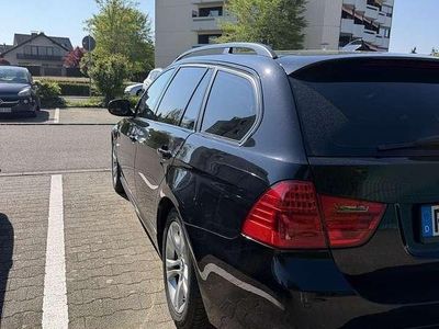 Gebraucht BMW 320 177 PS (130 kW) 2009 SUV