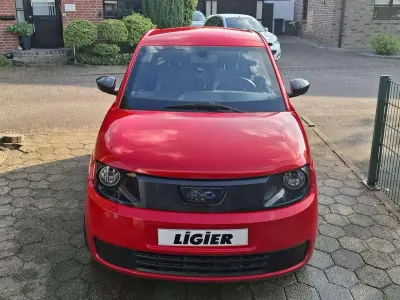 Gebraucht Ligier Myli 61 PS (44 kW) 2025 Rot Kleinwagen