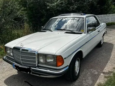 Gebraucht Mercedes 230 136 PS (100 kW) 1983 Weiß Coupé