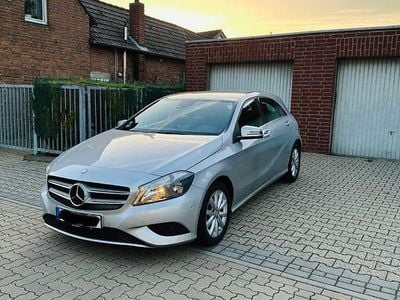 Gebraucht Mercedes A180 122 PS (89 kW) 2013 Silber Limousine