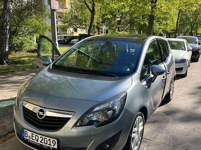Occasion Opel Meriva Color Edition 140 ch (102 kW) 2011 Gris Monospace