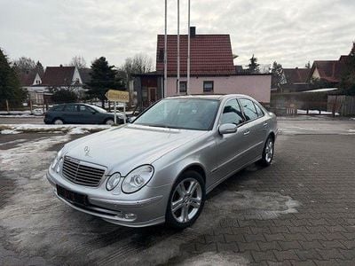 Usata Mercedes E500 Avantgarde 306 CV (225 kW) 2003 Argento Berlina