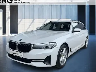 Używany BMW 520 Shadowline 190 KM (139 kW) 2023 Biały Kombi
