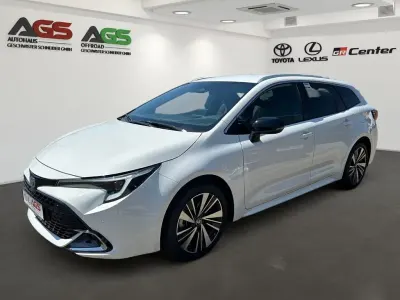 Neu Toyota Corolla 178 PS (130 kW) 2026 Super white Kombi