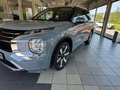 Gebraucht Mitsubishi Outlander P-HEV Top 306 PS (225 kW) 2025 Mondsteingrau / pantherschwa SUV