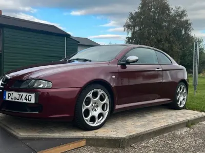 Gebraucht Alfa Romeo GT Distinctive 165 PS (121 kW) 2009 Rot Coupé
