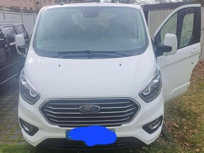 Gebraucht Ford Tourneo Titanium 185 PS (136 kW) 2021 Weiß Van / Kleinbus