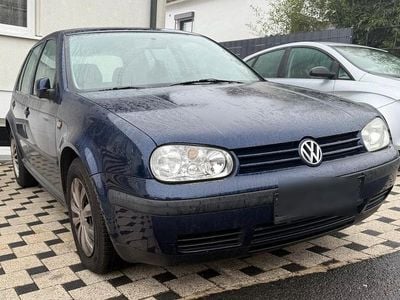 Blau Gebraucht 1998 VW Golf IV Kleinwagen | 800 € (Guter Preis)