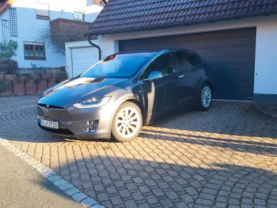 Usata Tesla Model X 186 kW (253 CV) 2020 Argento SUV