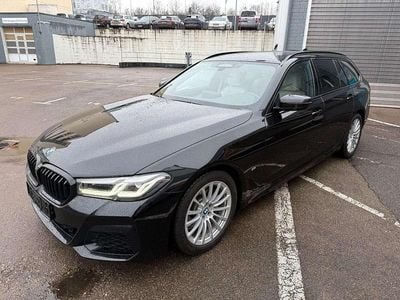 Gebraucht BMW 520 M Sport 190 PS (139 kW) 2022 Saphirschwarz Kombi
