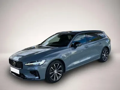 Gebraucht Volvo V60 Plus 455 PS (334 kW) 2023 Manufacturer Kombi