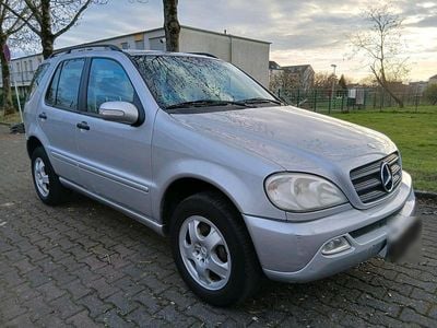 Second-hand Mercedes ML270 163 CP (119 kW) 2003 Argintiu SUV
