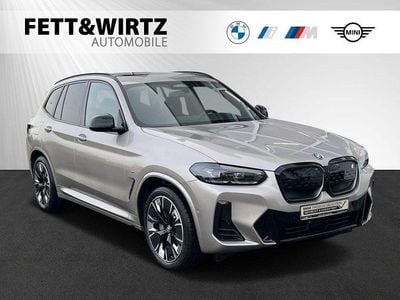 Gebraucht BMW iX3 Impressive 210 kW (286 PS) 2023 Kaschmirsilber SUV
