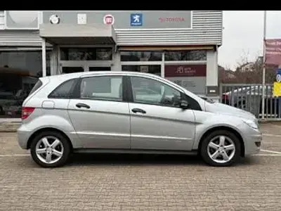 Gebraucht Mercedes B150 95 PS (69 kW) 2006 Silber Van / Kleinbus