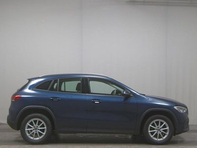Gebraucht Mercedes GLA180 116 PS (85 kW) 2022 Denimblau metallic SUV