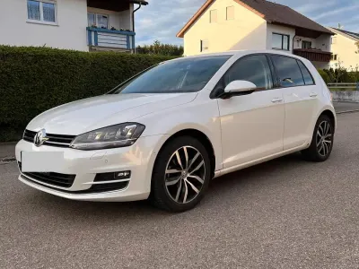 Gebraucht VW Golf VII Highline 122 PS (89 kW) 2013 Weiß Limousine