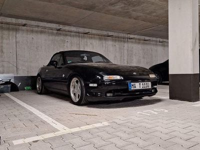 Second-hand Mazda MX5 135 CP (99 kW) 1993 Negru Cabrio