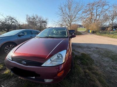 Gebraucht Ford Focus 74 PS (54 kW) 2000 Rot Limousine