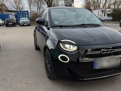 Gebraucht Fiat 500e La Prima 86 kW (118 PS) 2022 Schwarz Kleinwagen