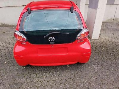 Second-hand Toyota Aygo Cool 68 CP (50 kW) 2009 Roșu Hatchback