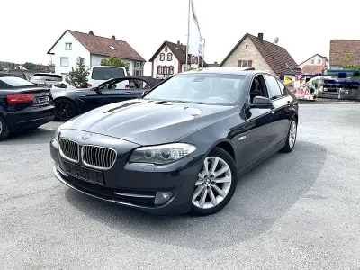 Gebraucht BMW 525 Sport Line 218 PS (160 kW) 2011 Grau Limousine