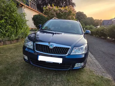 Gebraucht Skoda Octavia 122 PS (89 kW) 2011 Blau Kombi