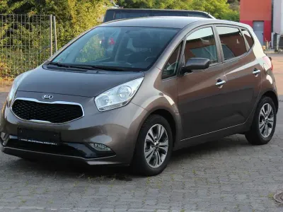 Gebraucht Kia Venga DREAM-TEAM Edition 125 PS (91 kW) 2015 Sand track Kleinwagen