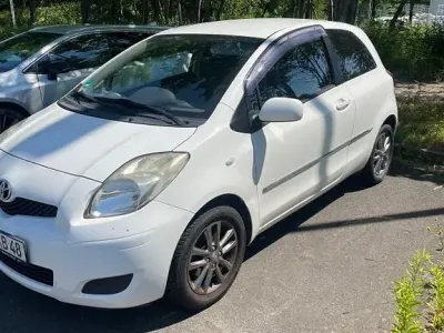 Gebraucht Toyota Yaris Cool 99 PS (72 kW) 2011 Weiß Kleinwagen