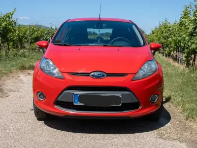 Gebraucht Ford Fiesta 82 PS (60 kW) 2011 Rot Limousine