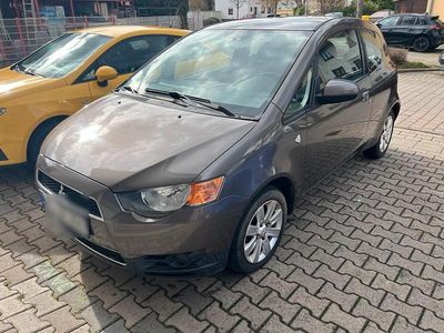 Gebraucht Mitsubishi Colt 95 PS (69 kW) 2011 Braun Kleinwagen