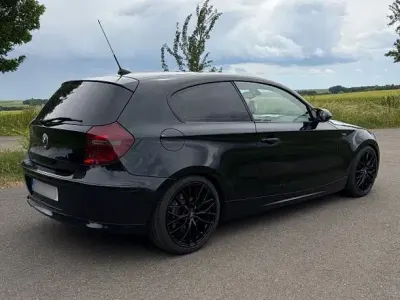 Gebraucht BMW 118 Performance 143 PS (105 kW) 2009 Schwarz Kleinwagen