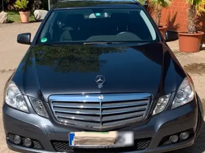 Gebraucht Mercedes E200 136 PS (100 kW) 2010 Grau Limousine