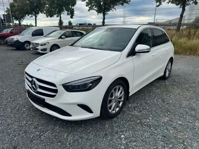 Gebraucht Mercedes B200 163 PS (119 kW) 2019 Polarweiss  unilack Kleinwagen