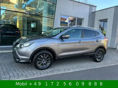 Gebraucht Nissan Qashqai Tekna 116 PS (85 kW) 2014 Grey (metallic) SUV