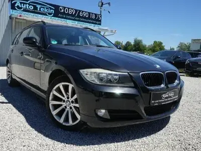 Gebraucht BMW 318 Comfort Edition 143 PS (105 kW) 2010 Schwarz Kombi