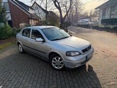 Gebraucht Opel Astra Enjoy 84 PS (61 kW) 2004 Silber Limousine