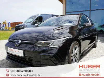 Gebraucht VW Golf VIII R-line 190 PS (139 kW) 2024 Mythos black Kombi