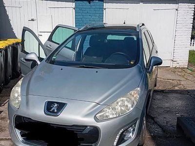Gebraucht Peugeot 308 SW Family 150 PS (110 kW) 2012 Silber Kombi