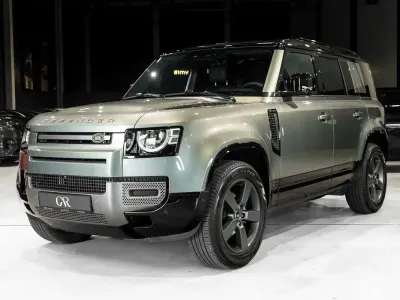 Gebraucht Land Rover Defender SE Dynamic 249 PS (183 kW) 2025 Grün SUV