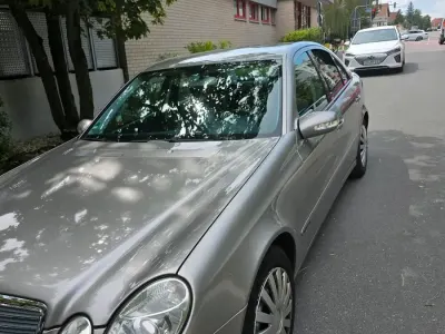 Gebraucht Mercedes E200 163 PS (119 kW) 2005 Grau Limousine
