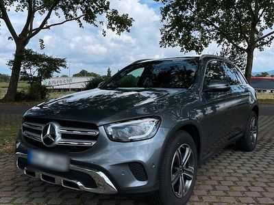 Grau Gebraucht 2021 Mercedes GLC300 SUV | 40.000 € (Fairer Preis)