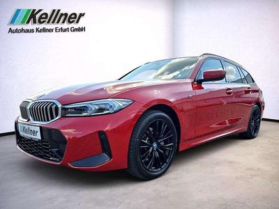 Gebraucht BMW 330e M Sport 292 PS (214 kW) 2023 Melbournerot metallic Kombi