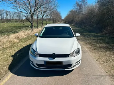 Gebraucht VW Golf VII Cup 85 PS (62 kW) 2015 Weiß Limousine