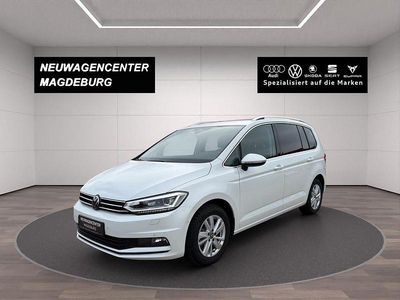 Neu VW Touran Highline 150 PS (110 kW) 2025 Oryxweiß perlmutteffekt Van / Kleinbus
