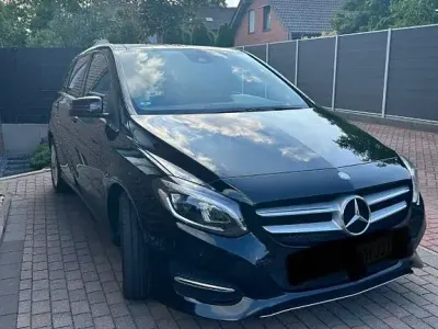 Gebraucht Mercedes B220 Style 177 PS (130 kW) 2015 Schwarz Kleinwagen