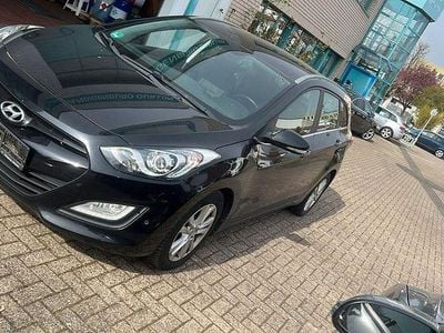 Gebraucht Hyundai i30 Trend 110 PS (80 kW) 2014 Phantom black Kombi