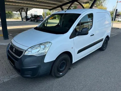Gebraucht Peugeot Partner Premium 75 PS (55 kW) 2017 Weiß Van / Kleinbus