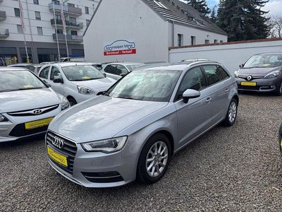 Gebraucht Audi A3 Attraction 125 PS (91 kW) 2014 Florettsilber metallic Kleinwagen