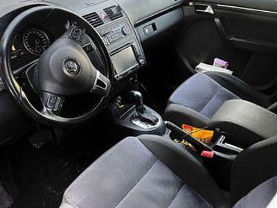 Blau Gebraucht 2010 VW Touran Highline Van / Kleinbus | 8.200 € (Fairer Preis)