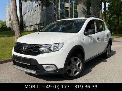 Gebraucht Dacia Sandero Celebration 90 PS (66 kW) 2018 Weiß Limousine